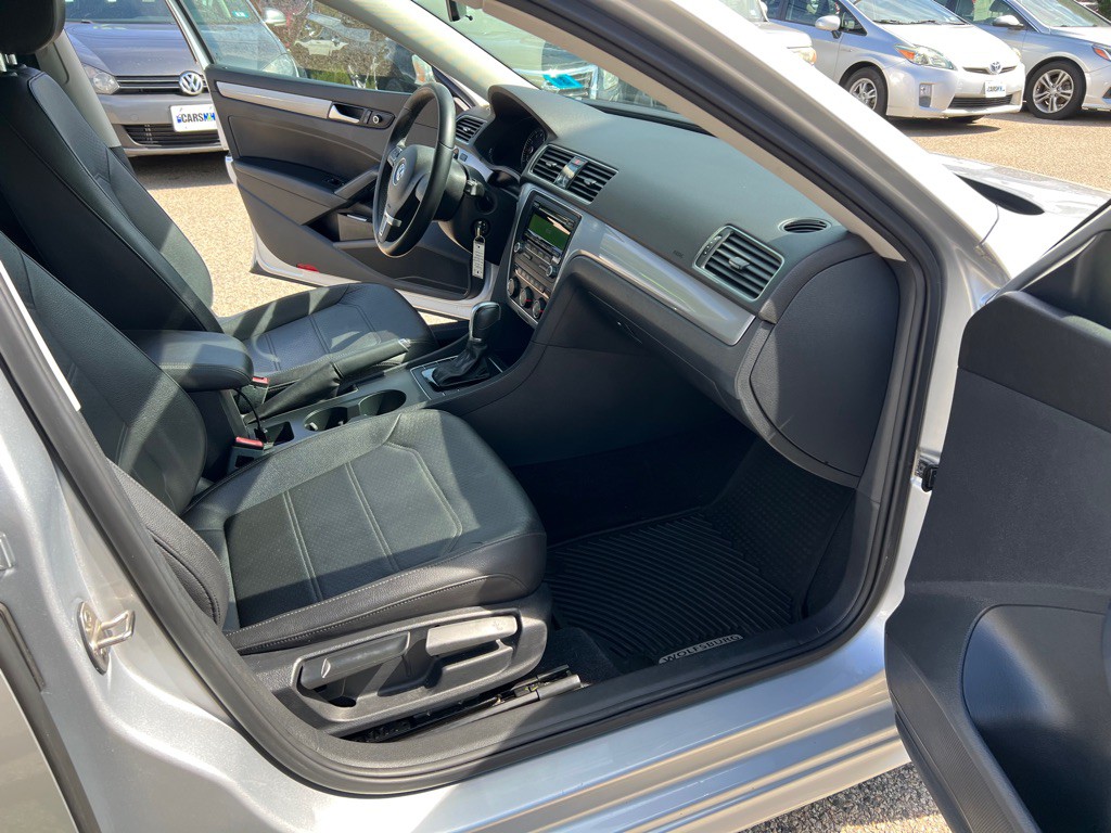 2015 Volkswagen Passat Image 15