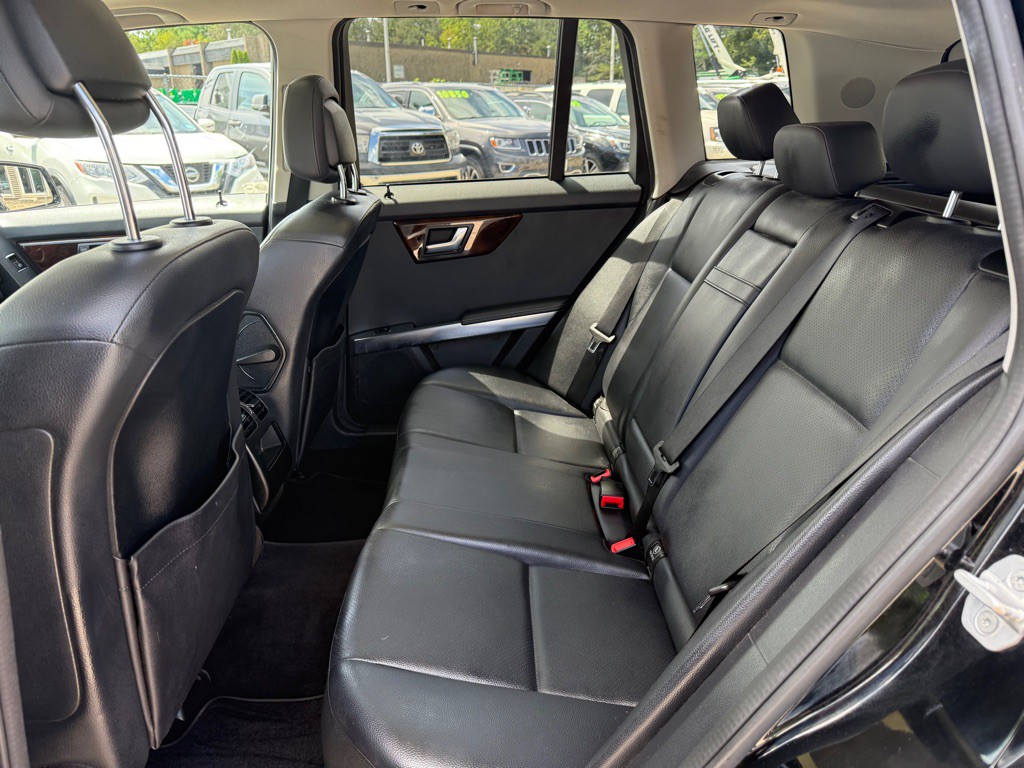 2013 Mercedes-Benz GLK-Class Image 11