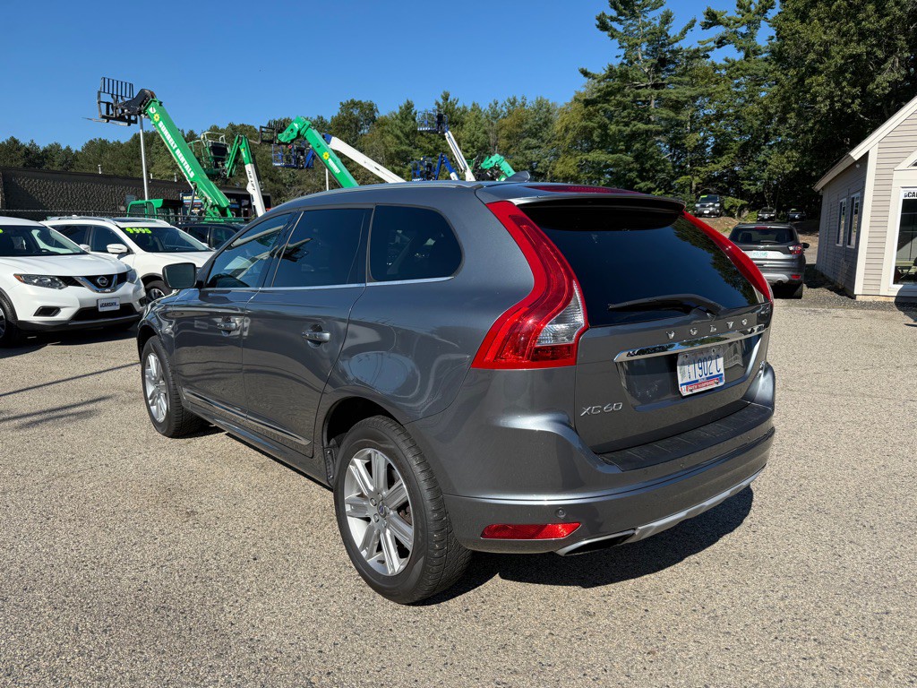 2017 Volvo XC60 Image 7