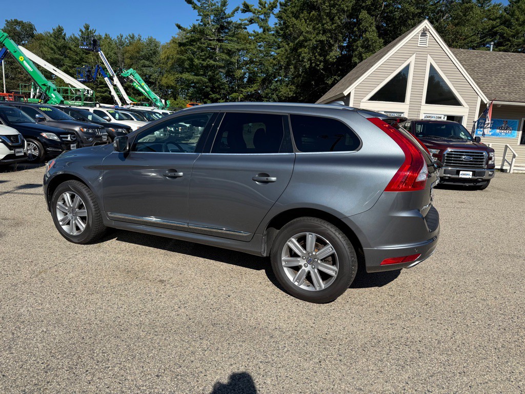 2017 Volvo XC60 Image 8