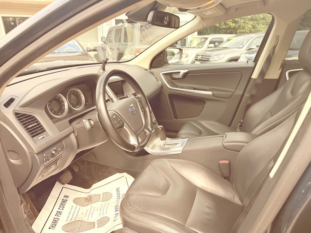 2012 Volvo XC60 Image 12
