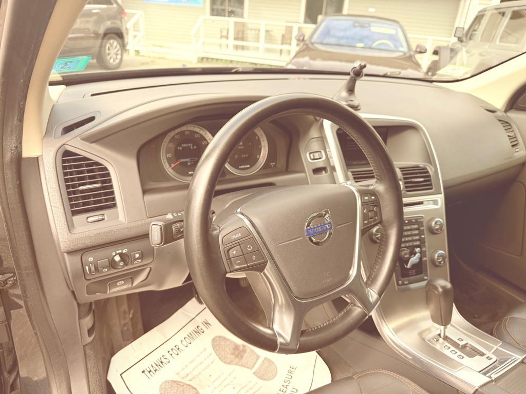 2012 Volvo XC60 Image 13