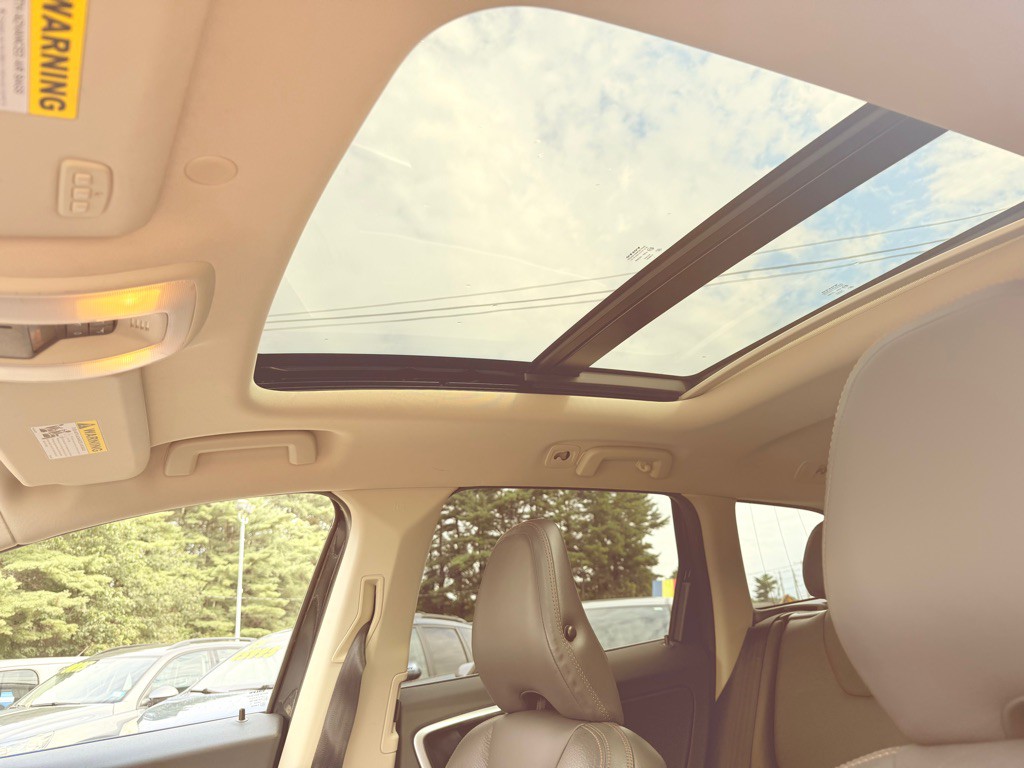 2012 Volvo XC60 Image 14