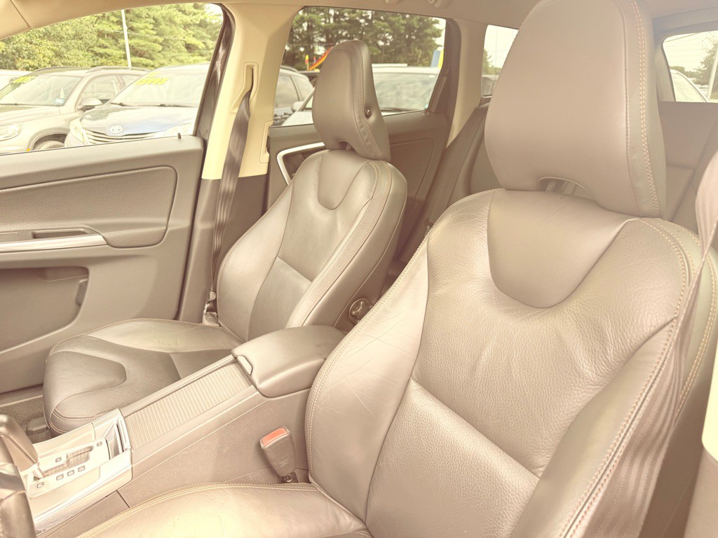 2012 Volvo XC60 Image 15