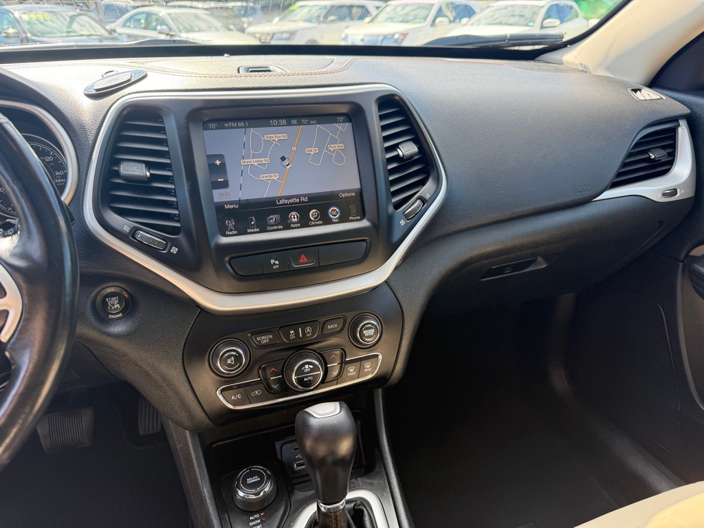 2016 Jeep Cherokee Image 13