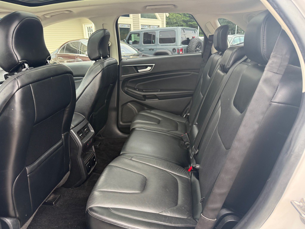 2016 Ford Edge Image 11