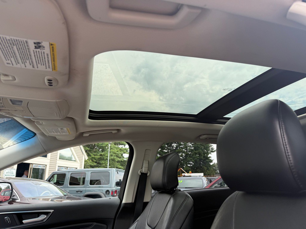 2016 Ford Edge Image 15