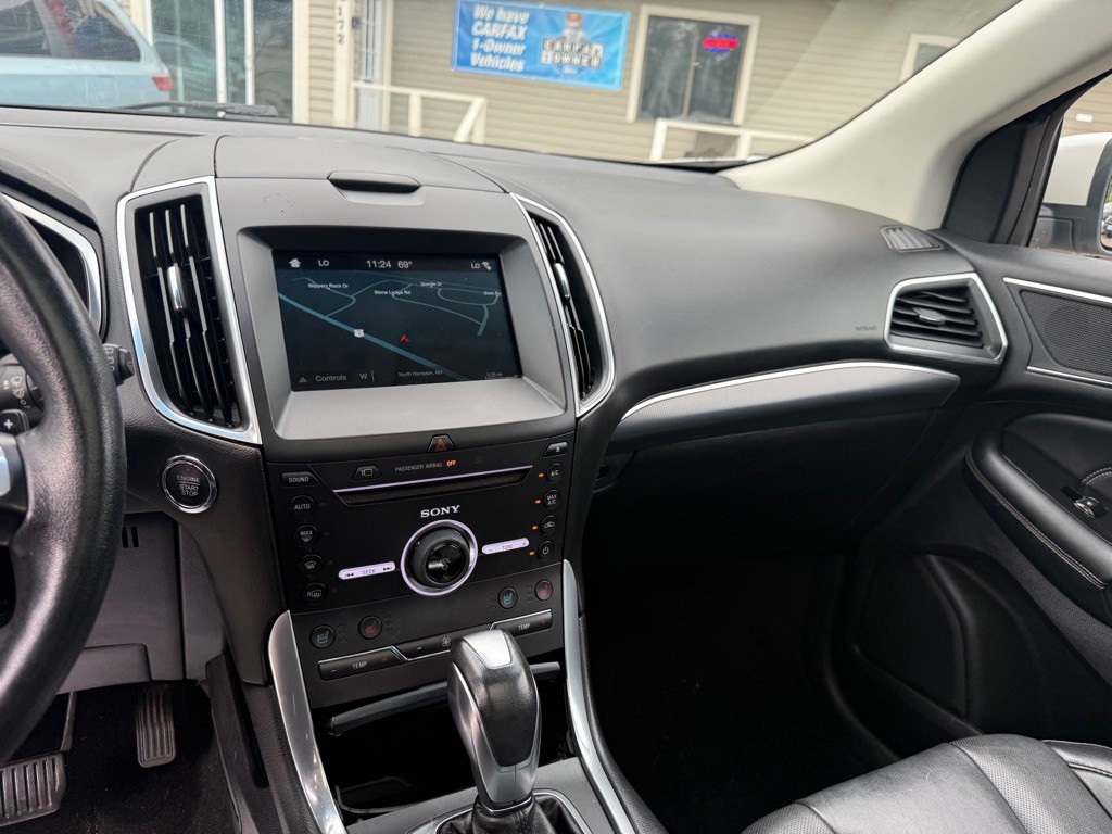 2016 Ford Edge Image 16