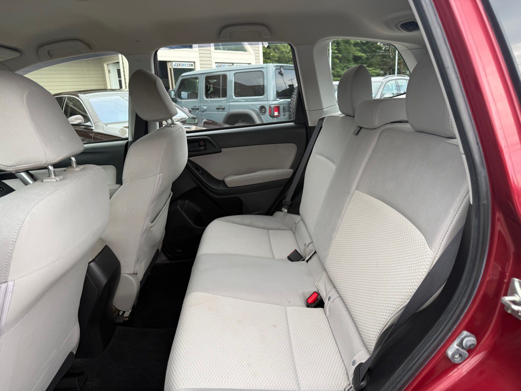 2015 Subaru Forester Image 11