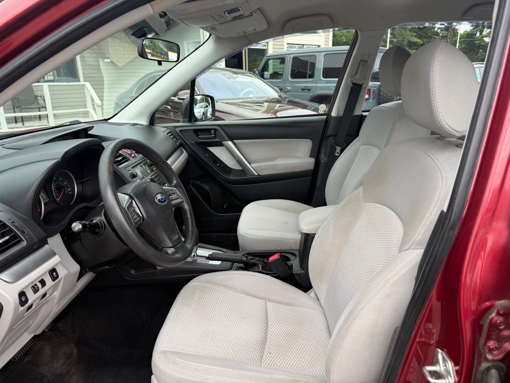 2015 Subaru Forester Image 12