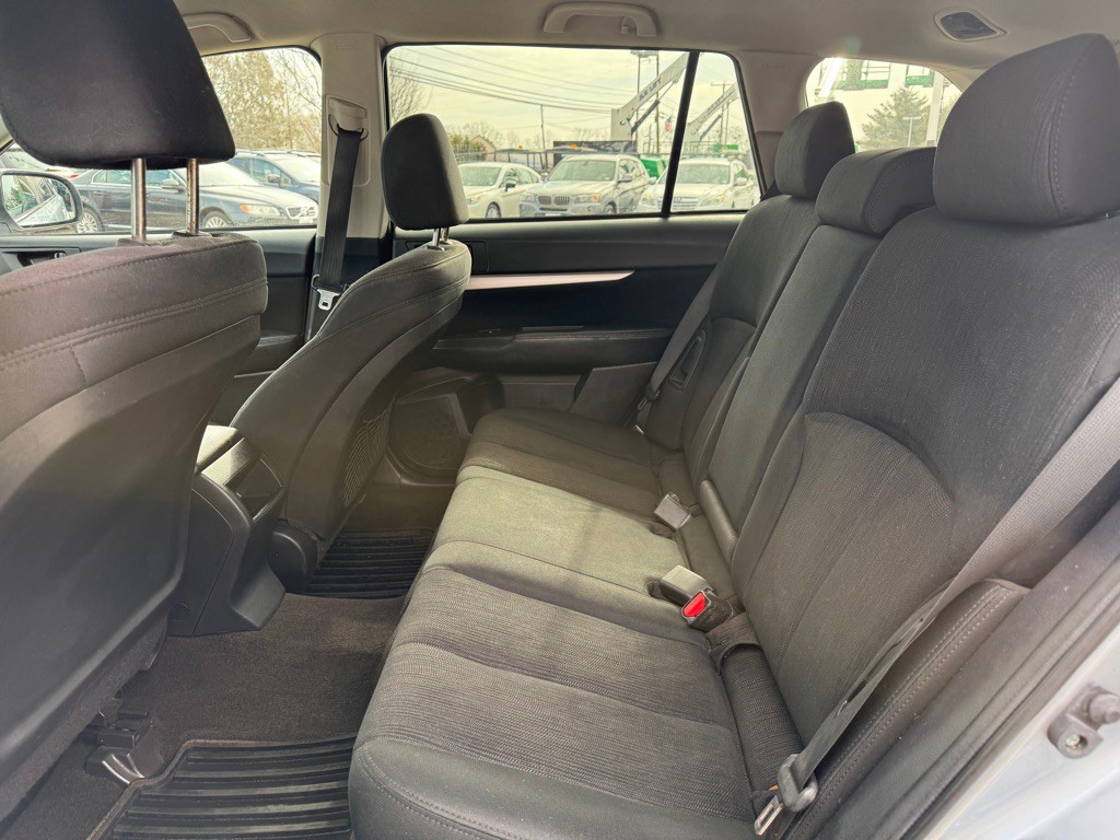 2013 Subaru Outback Image 10