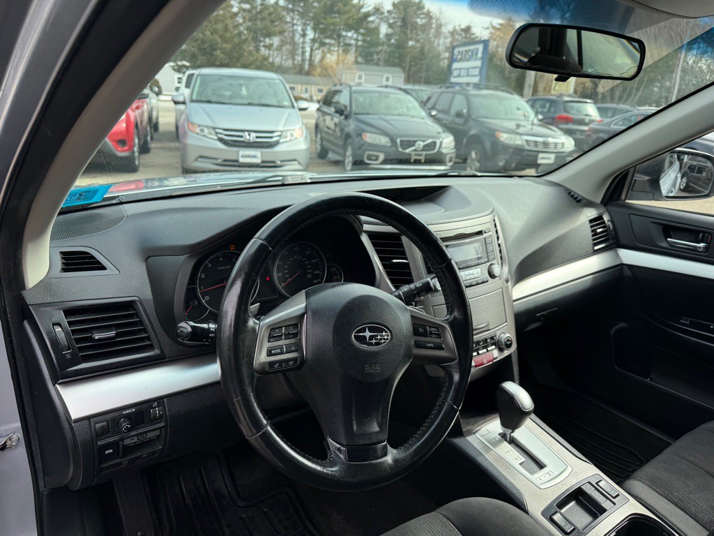 2013 Subaru Outback Image 13