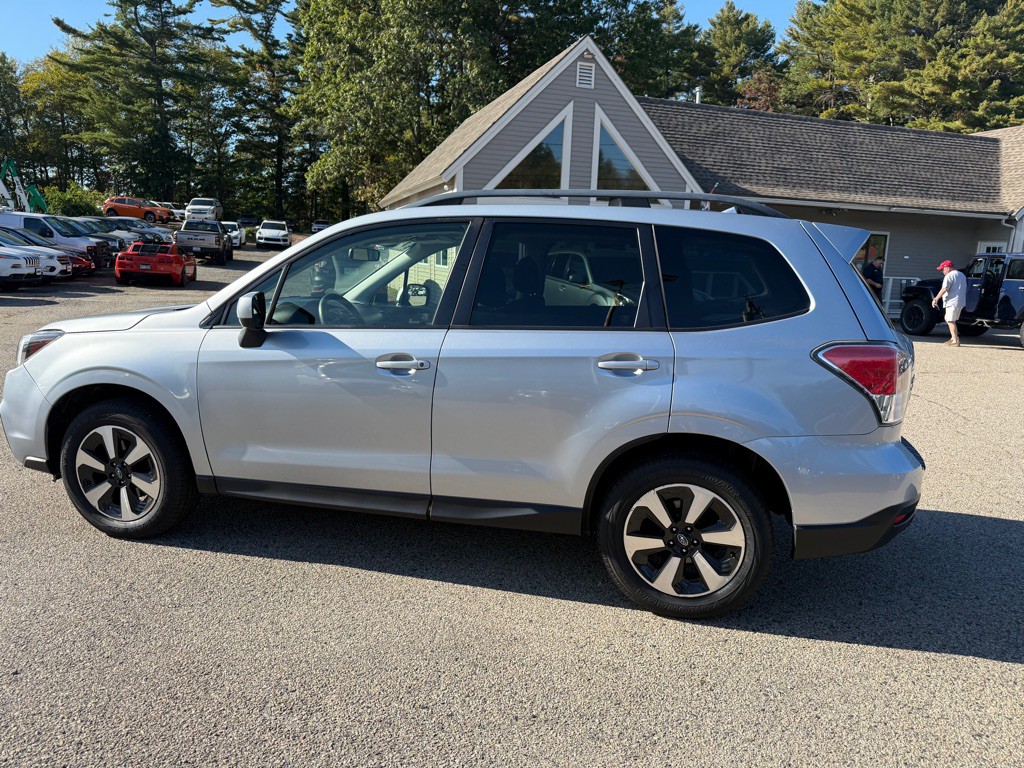 2017 Subaru Forester Image 8