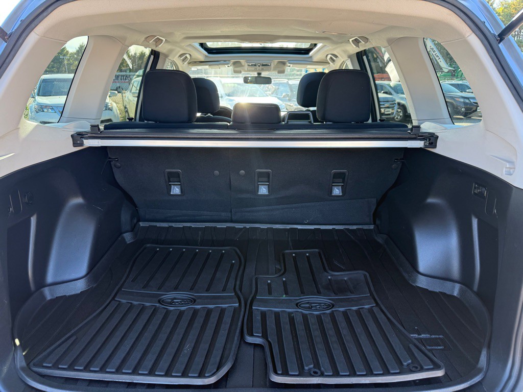 2017 Subaru Forester Image 10