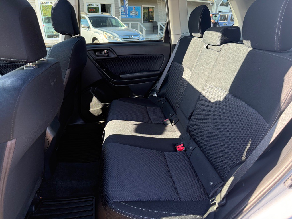 2017 Subaru Forester Image 11