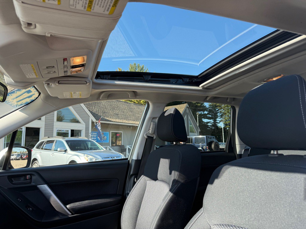 2017 Subaru Forester Image 15