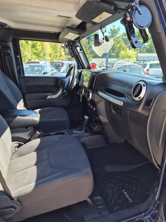 2013 Jeep Wrangler Unlimited Image 9