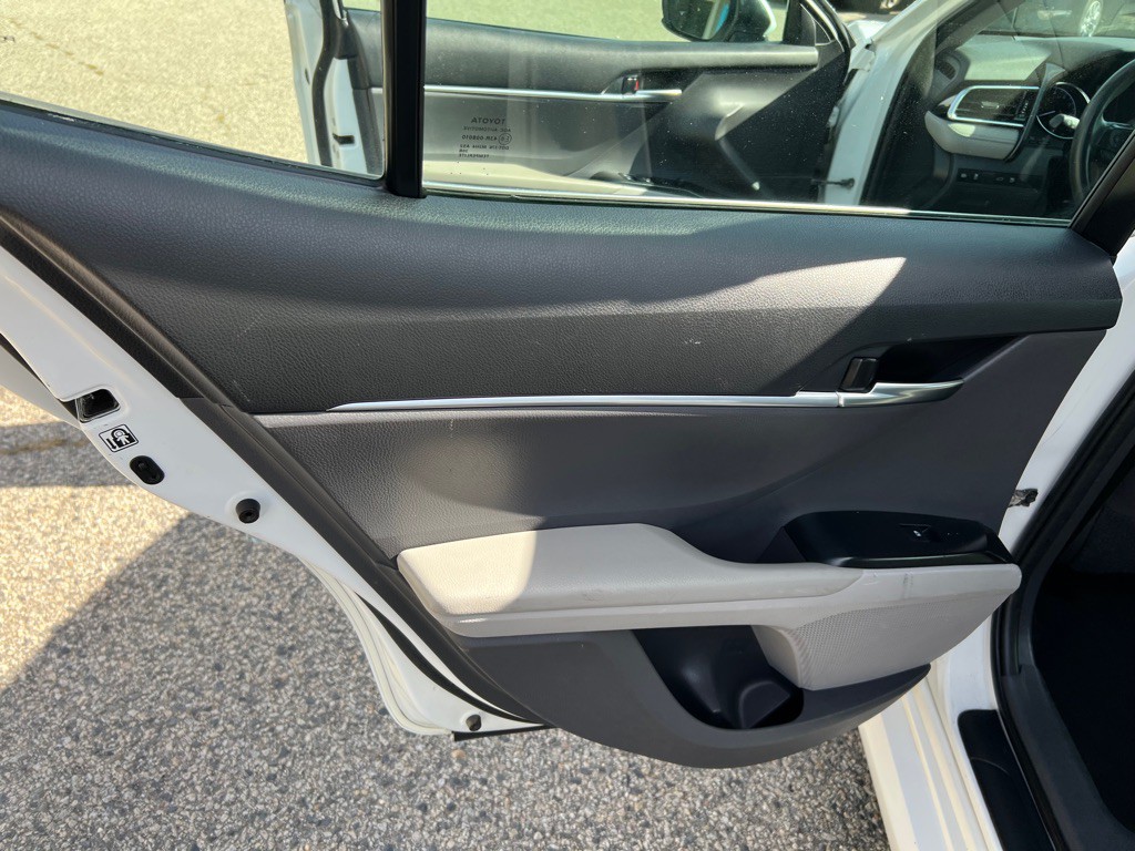 2018 Toyota Camry Image 12