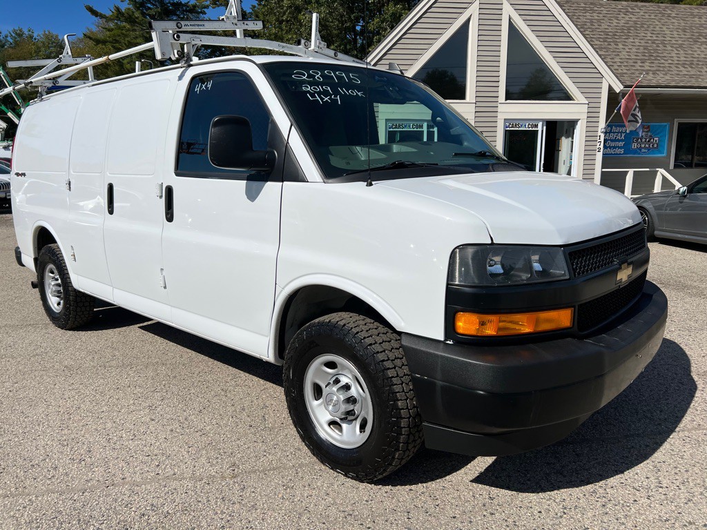 2019 Chevrolet Express Image 3