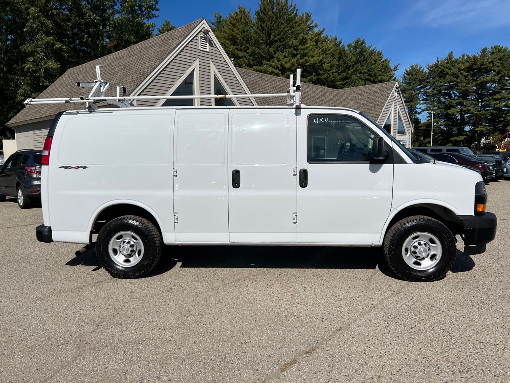 2019 Chevrolet Express Image 4