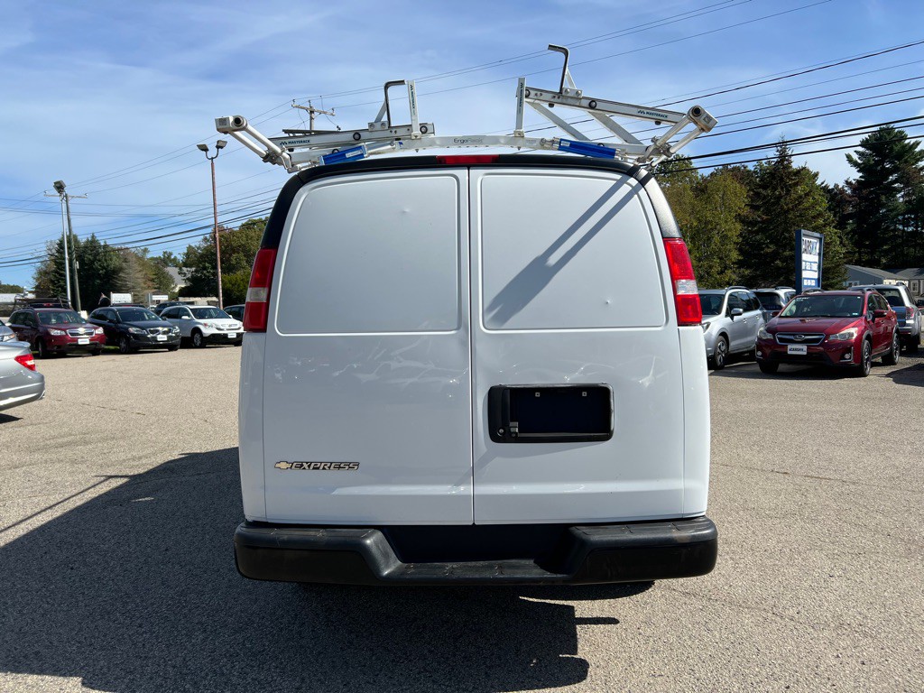 2019 Chevrolet Express Image 6