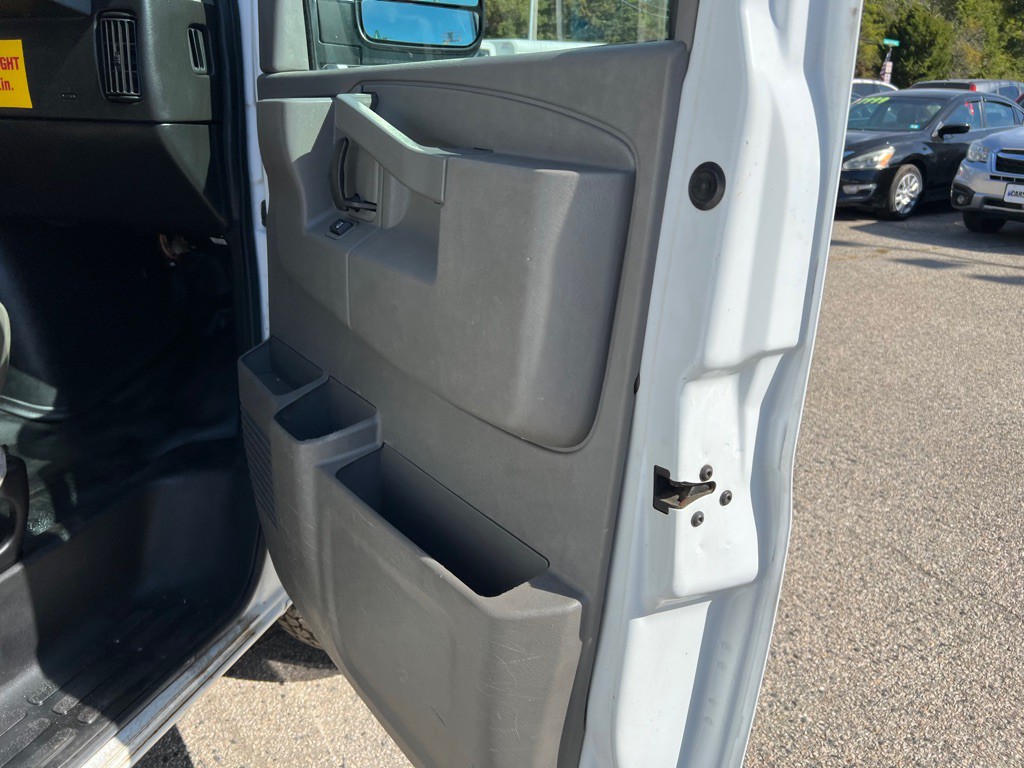 2019 Chevrolet Express Image 14