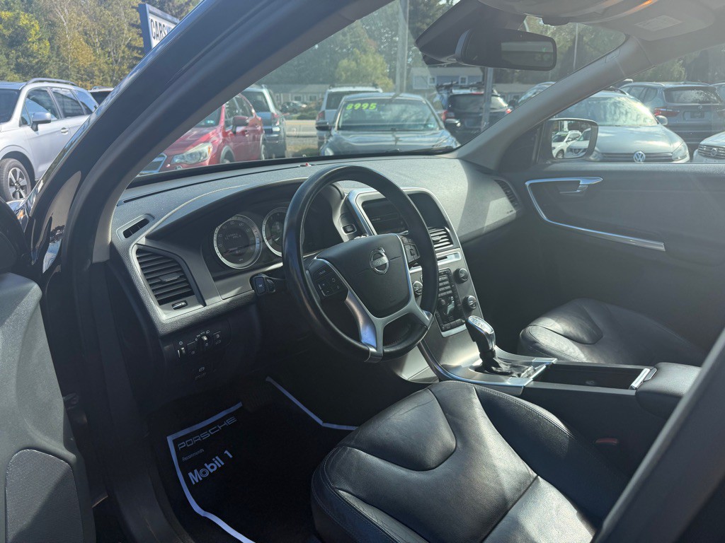 2013 Volvo XC60 Image 11