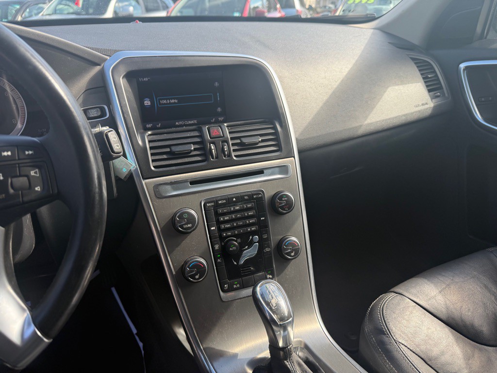 2013 Volvo XC60 Image 13