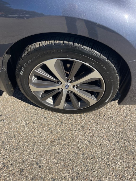 2015 Subaru Legacy Image 10