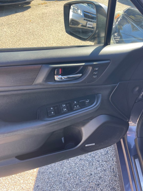2015 Subaru Legacy Image 16