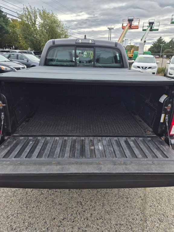 2016 Toyota Tacoma Image 13