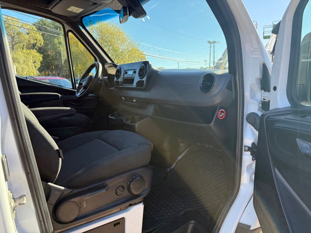 2019 Mercedes-Benz Sprinter Image 11