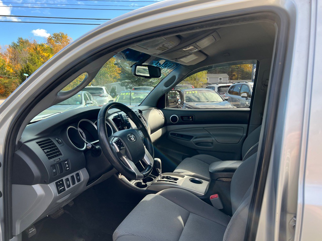 2013 Toyota Tacoma Image 9