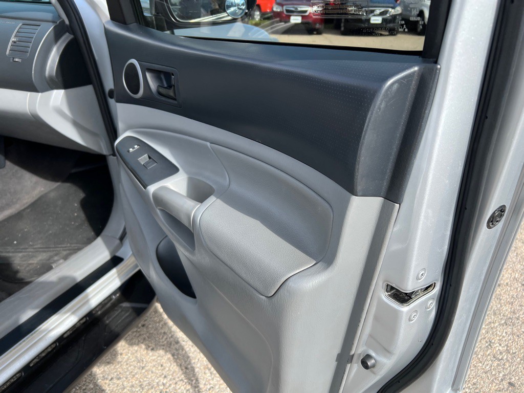 2013 Toyota Tacoma Image 14