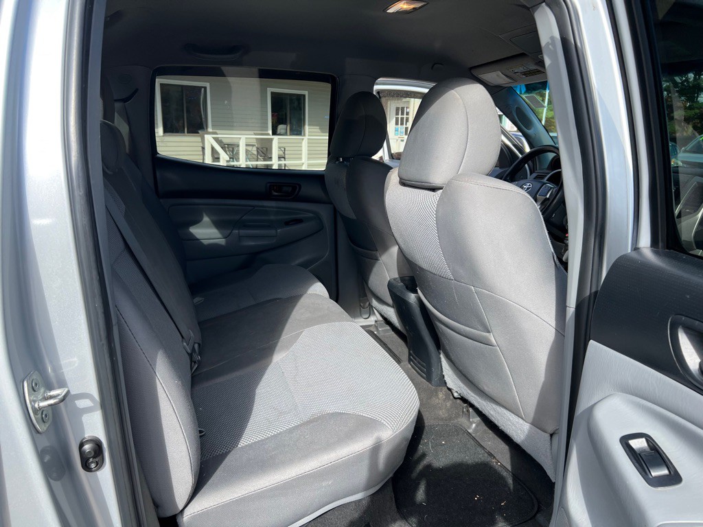 2013 Toyota Tacoma Image 16