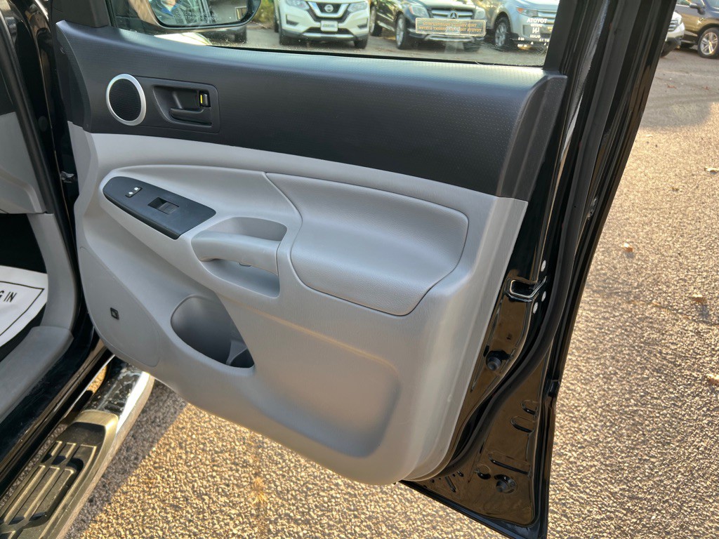 2012 Toyota Tacoma Image 16