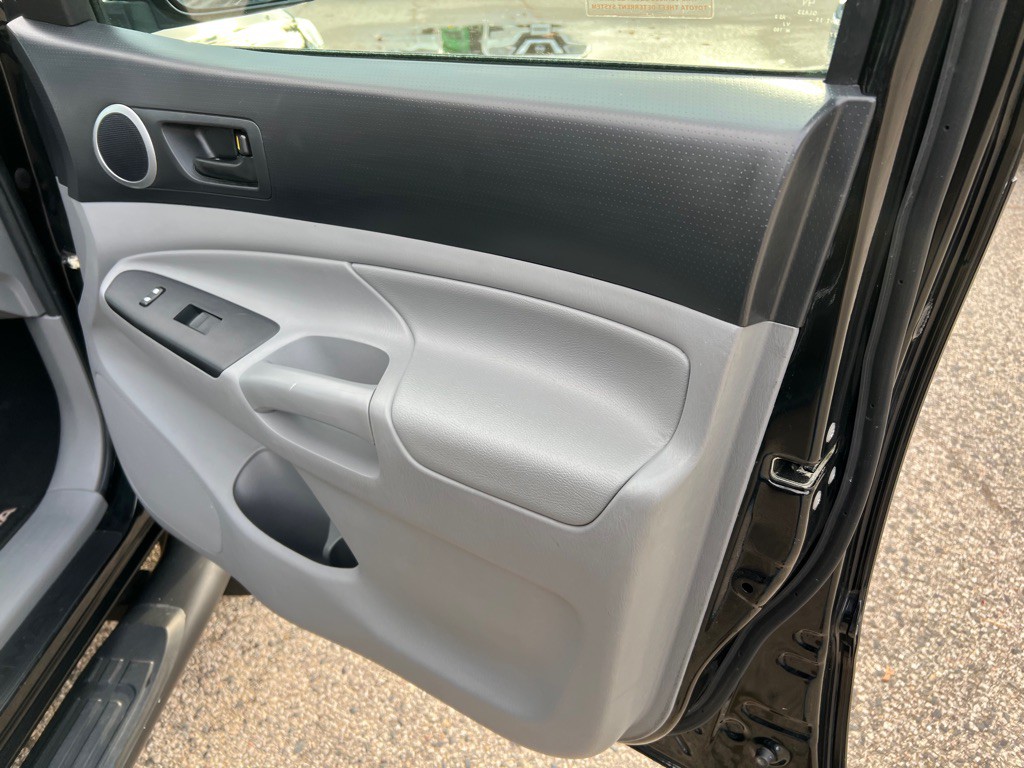 2012 Toyota Tacoma Image 16