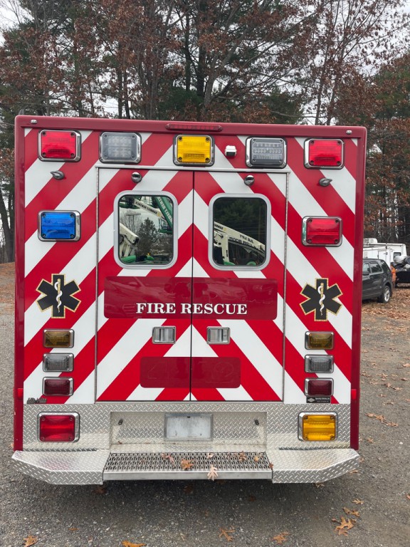 2008 Ford Econoline Image 2