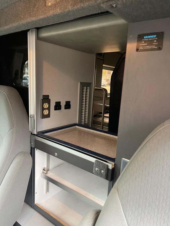 2008 Ford Econoline Image 10