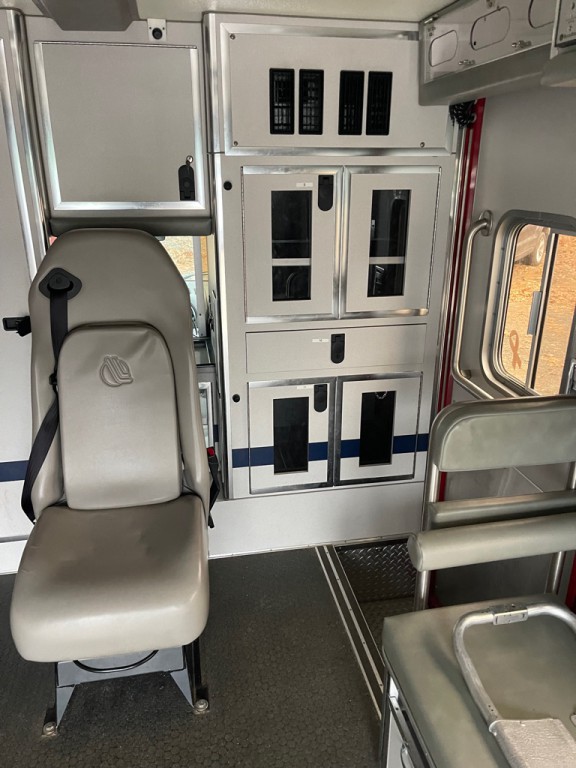 2008 Ford Econoline Image 14