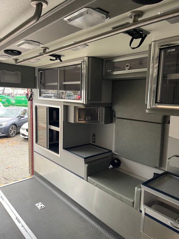 2008 Ford Econoline Image 16