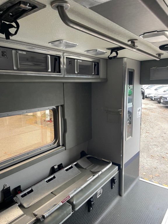 2008 Ford Econoline Image 17