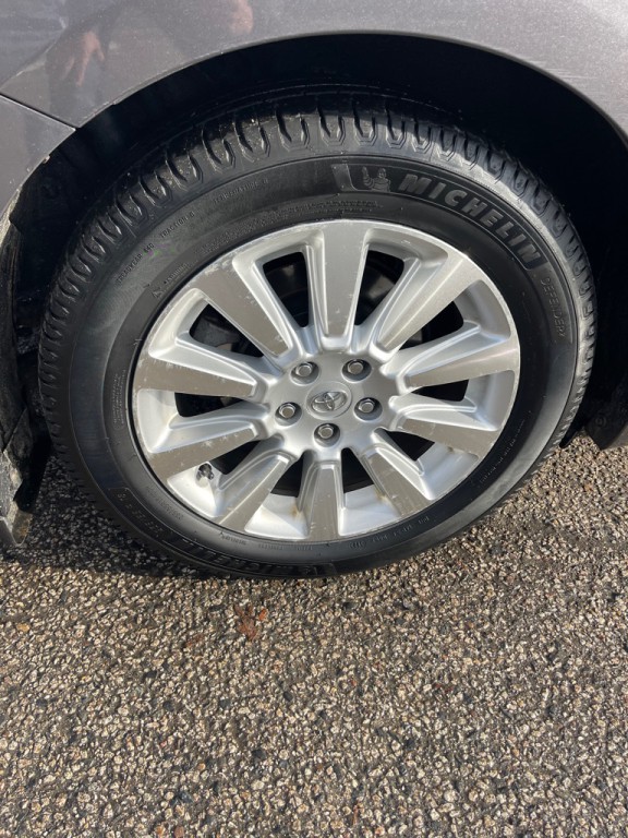 2014 Toyota Sienna Image 16