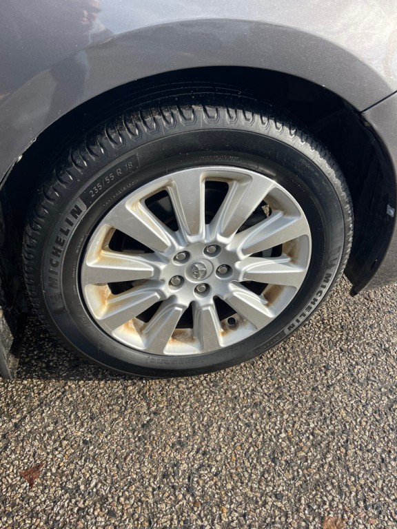 2014 Toyota Sienna Image 17