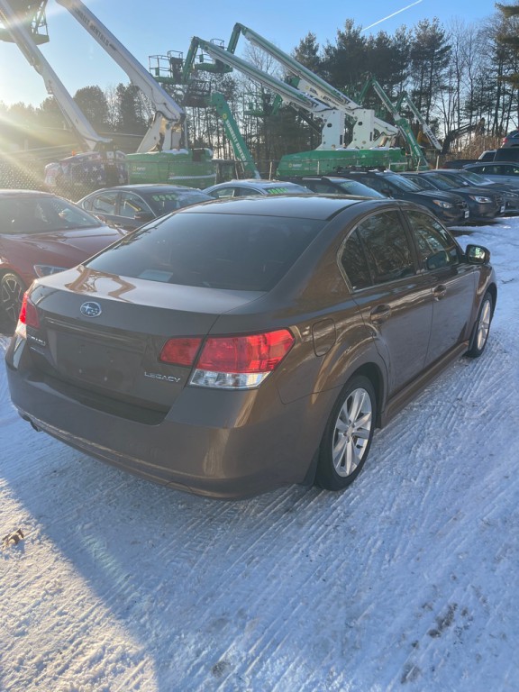 2013 Subaru Legacy Image 4