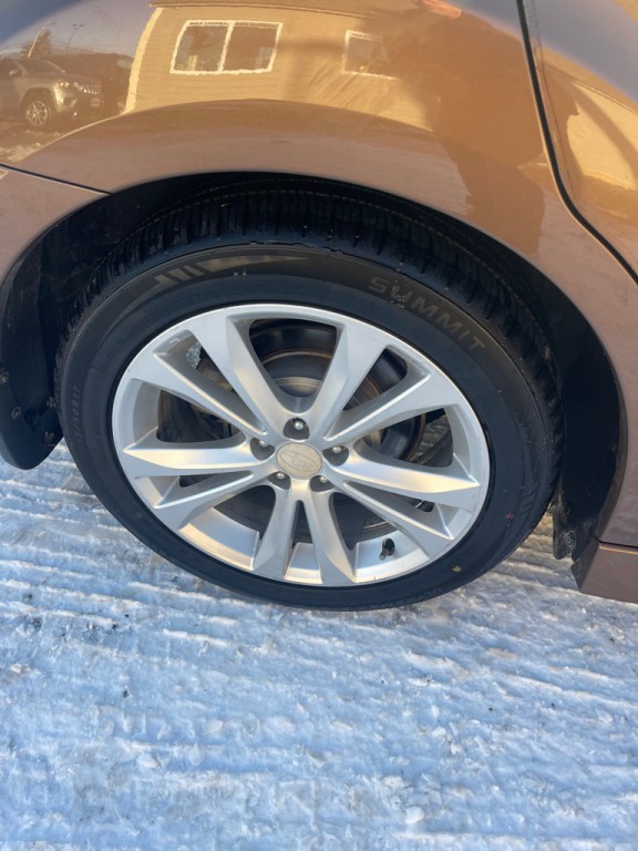 2013 Subaru Legacy Image 8