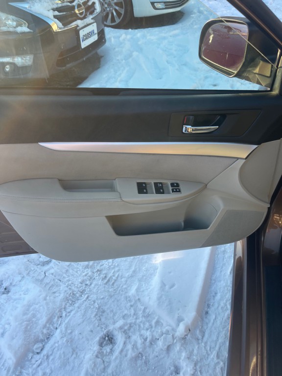 2013 Subaru Legacy Image 13