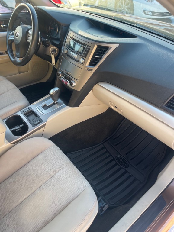 2013 Subaru Legacy Image 16