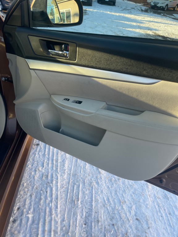 2013 Subaru Legacy Image 19