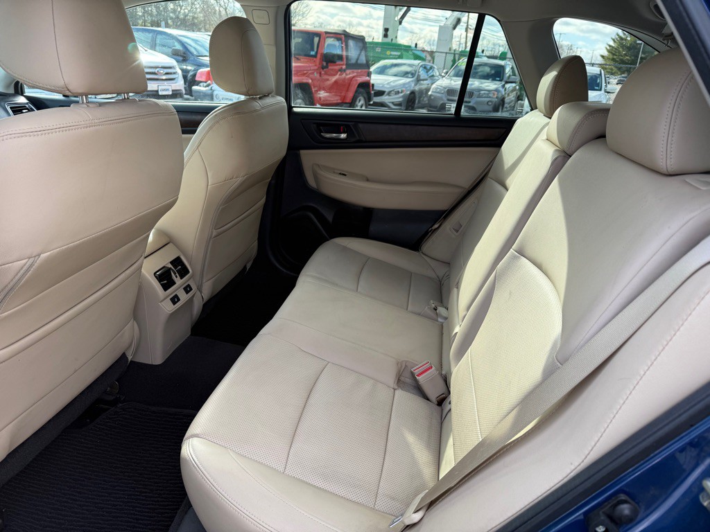 2016 Subaru Outback Image 12